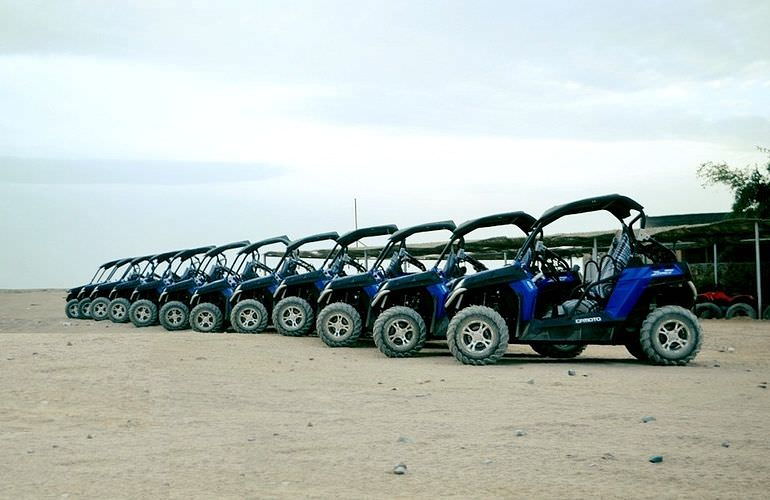 Buggy Fahren am Nachmittag durch die Wüste von Marsa Alam