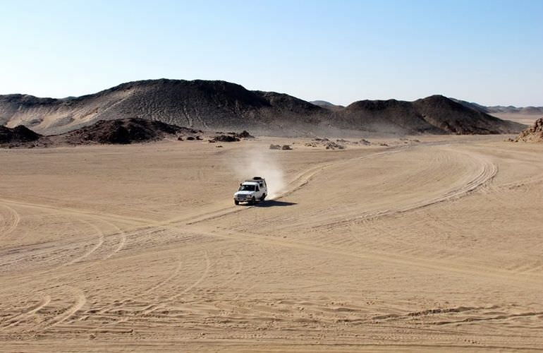 Kombi-Wüstentour in Marsa Alam: Quad, Jeep und Kamelreiten