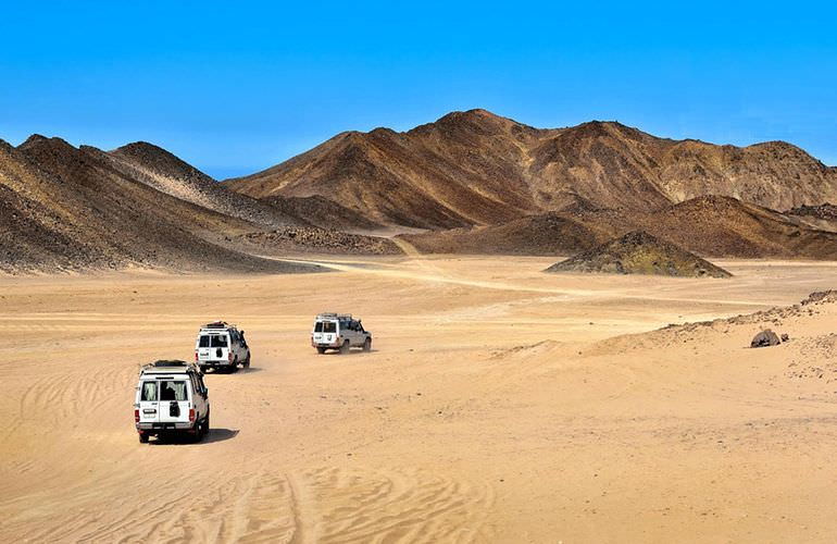 Kombi-Wüstentour in Marsa Alam: Quad, Jeep und Kamelreiten