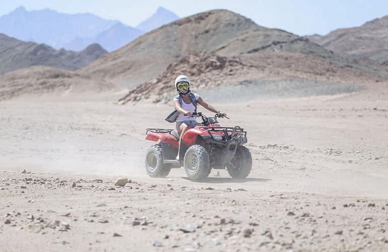 Quad Safari am Morgen in Marsa Alam mit Kamelreiten im Beduinendorf