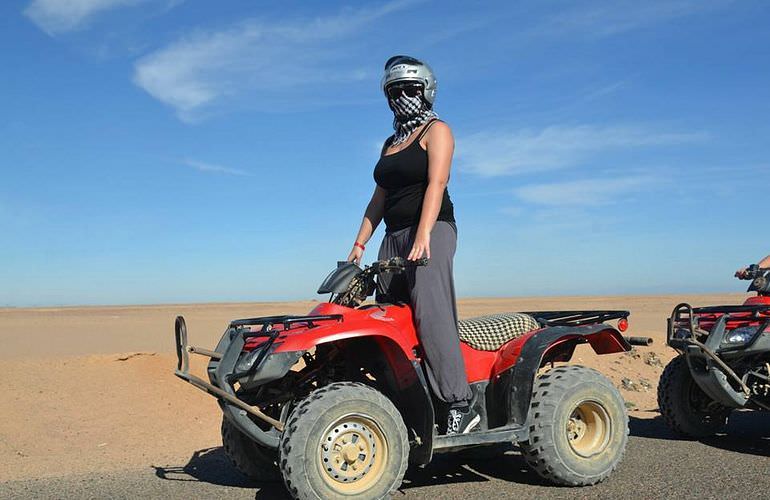 Quad Safari am Morgen in Marsa Alam mit Kamelreiten im Beduinendorf